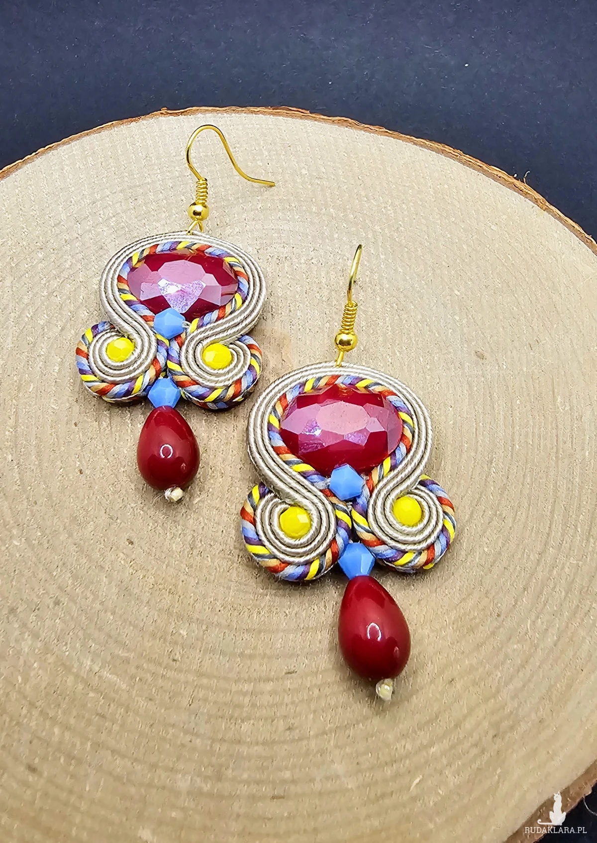 Kolorowe kolczyki sutasz z czerwonymi kryształkami